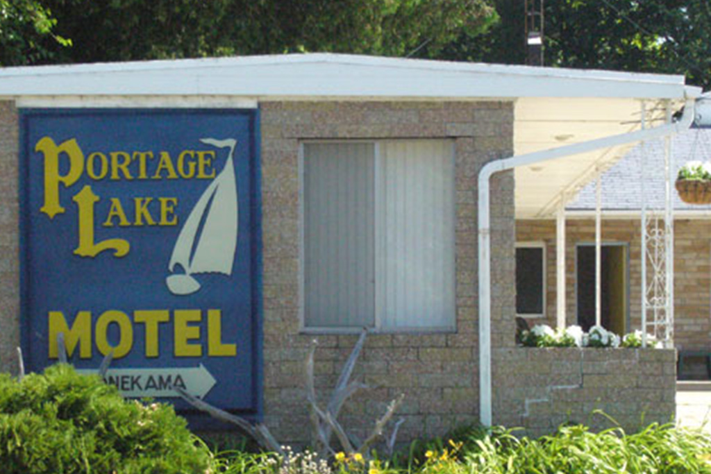Portage Lake Motel