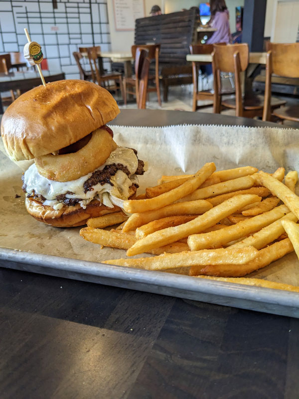 The Outsider_Oh My BBQ Burger 2 The Outsider Oh My Burger